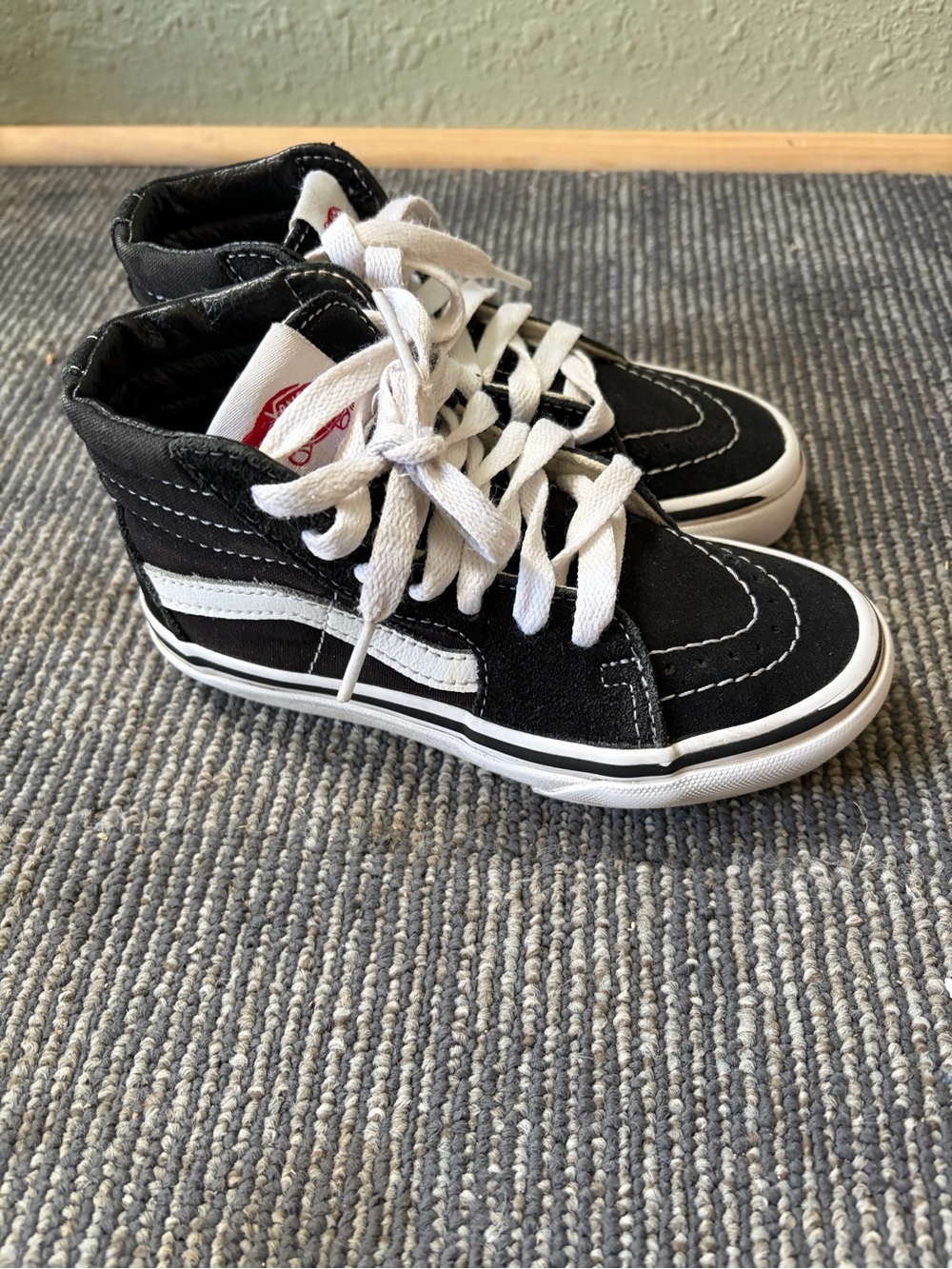 Vans Kids Black & White Sk8-Hi Zip Sneakers little Boy’s Size 11